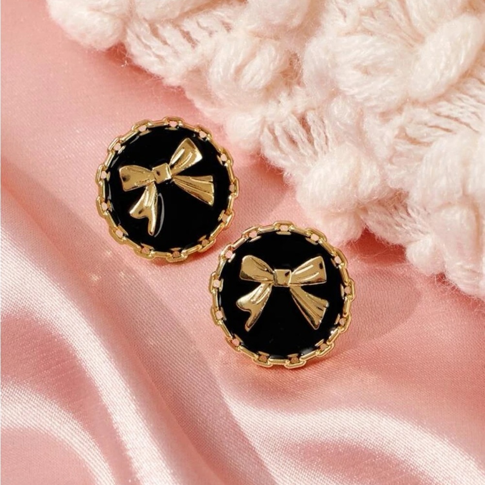 🎉 New black & gold bow coin stud earrings